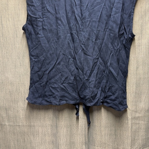 🚩 Dynamite Navy Blue Women's Top size small NWT - Picture 8 of 8